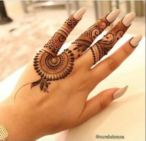 Artistic fancy mehndi design