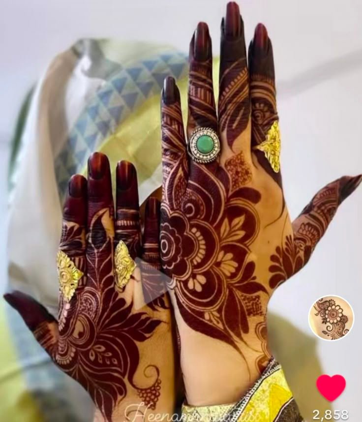 Back hand fancy mehndi design