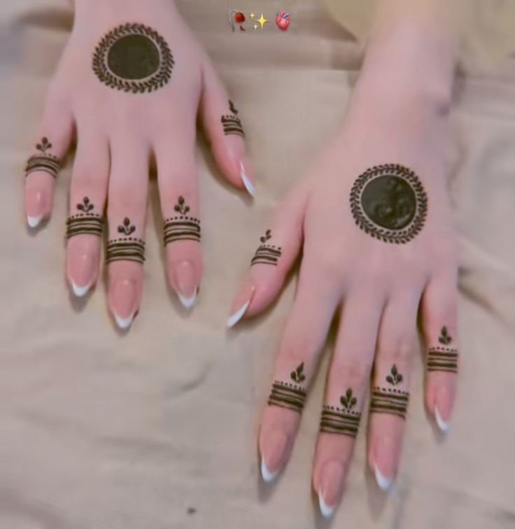 Elegant fancy mehndi design