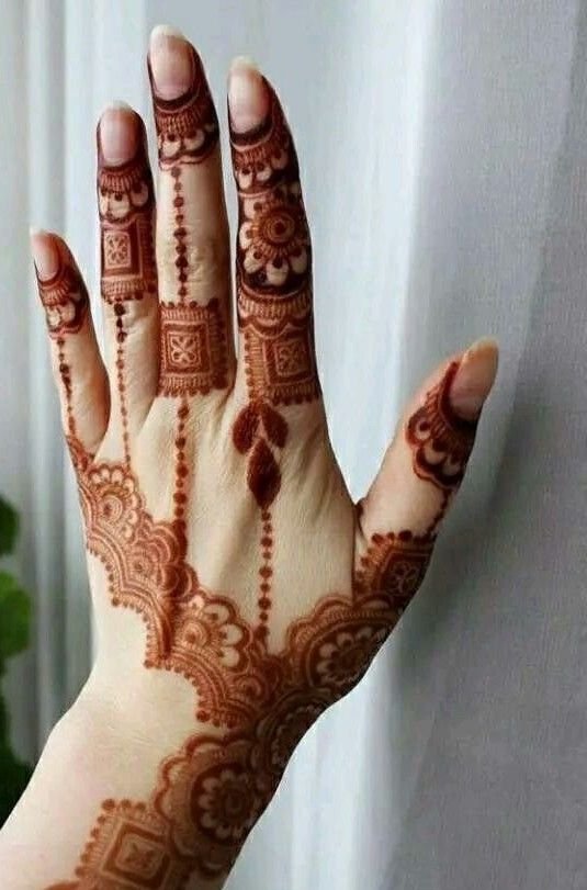 Glitter fancy mehndi design