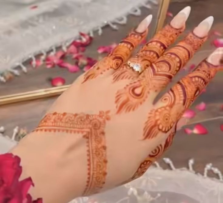 Gorgeous fancy mehndi design