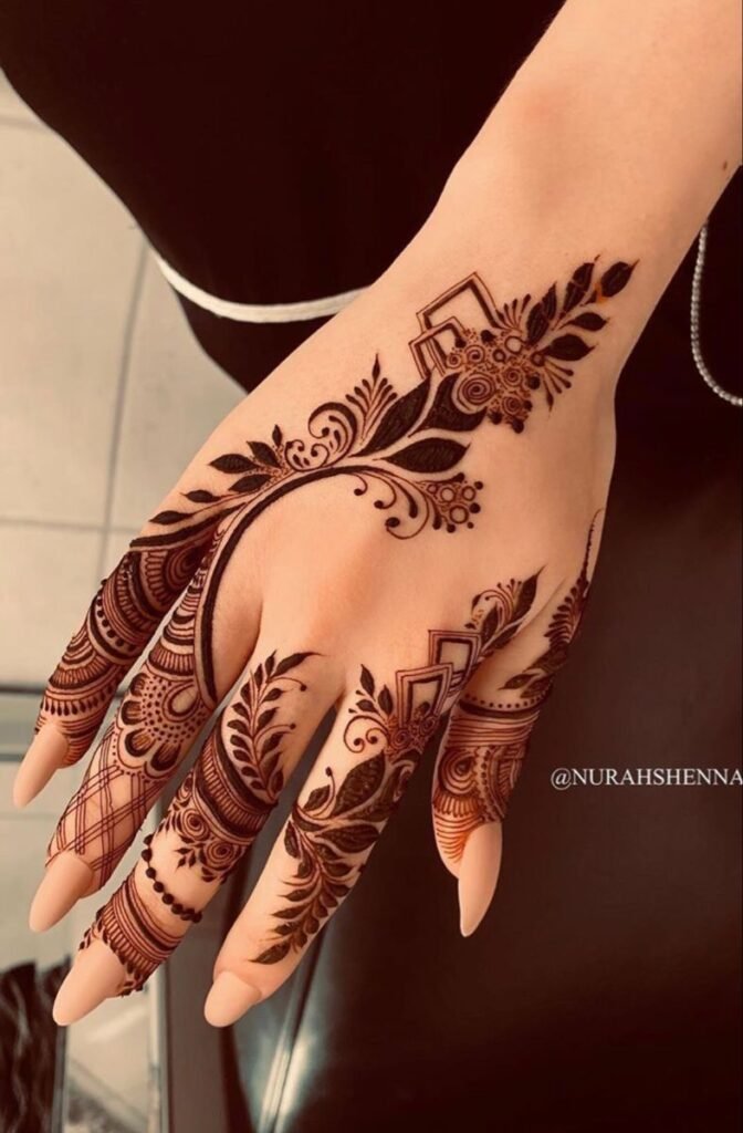Intricate fancy mehndi design