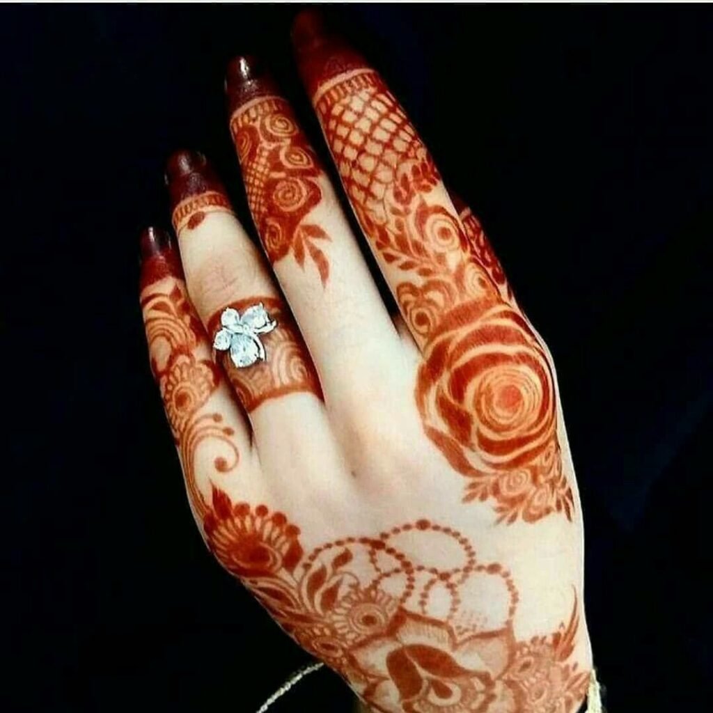New fancy mehndi design