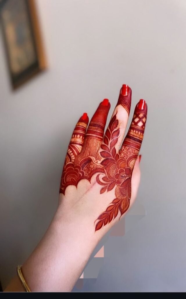 SIMPLE STYLISH DUBAI MEHNDI DESIGN