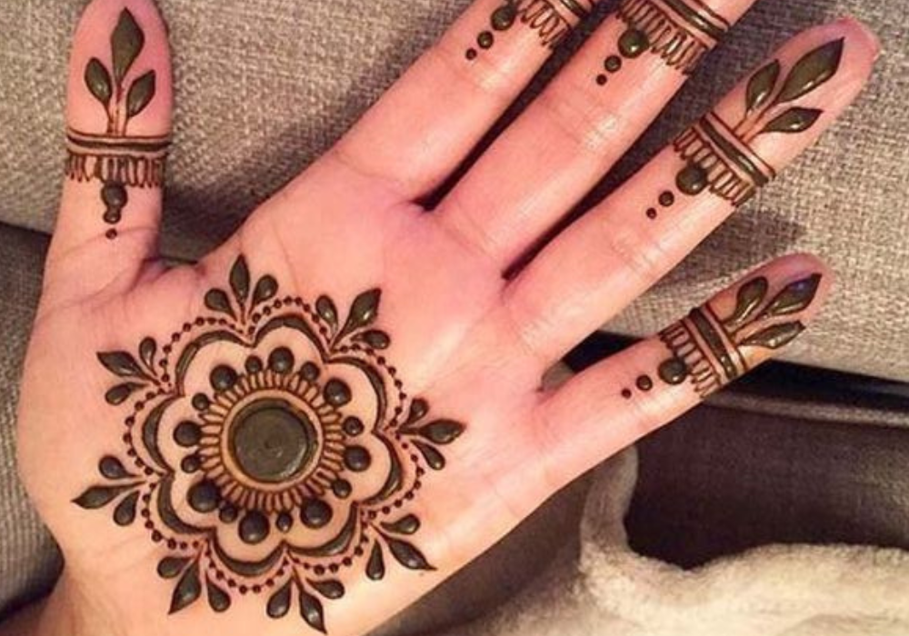 aesthetic-circle-mehndi-design-simple-and-beautiful