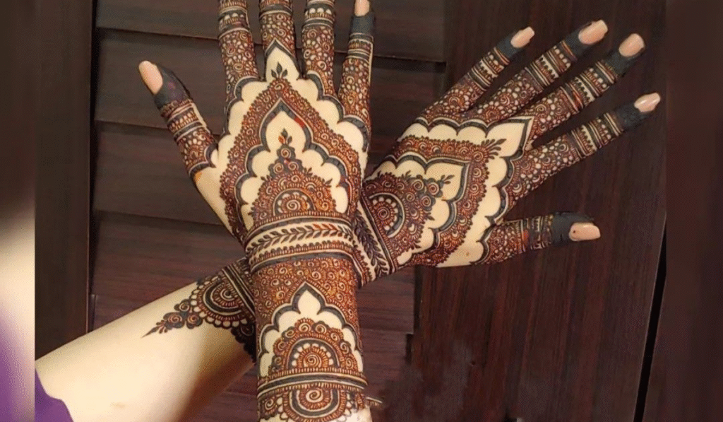 arabic-back-hand-mehndi-design-bridal