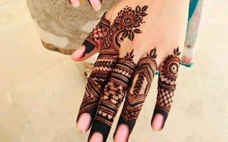 back-hand-finger-mehndi-design
