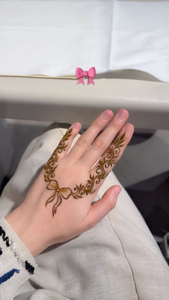 bale-butterfly-mehndi-design