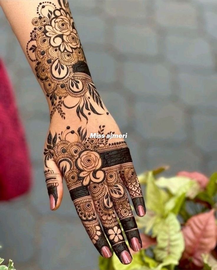 bangle-mehndi-design-front-and-back-simple-and-beautiful