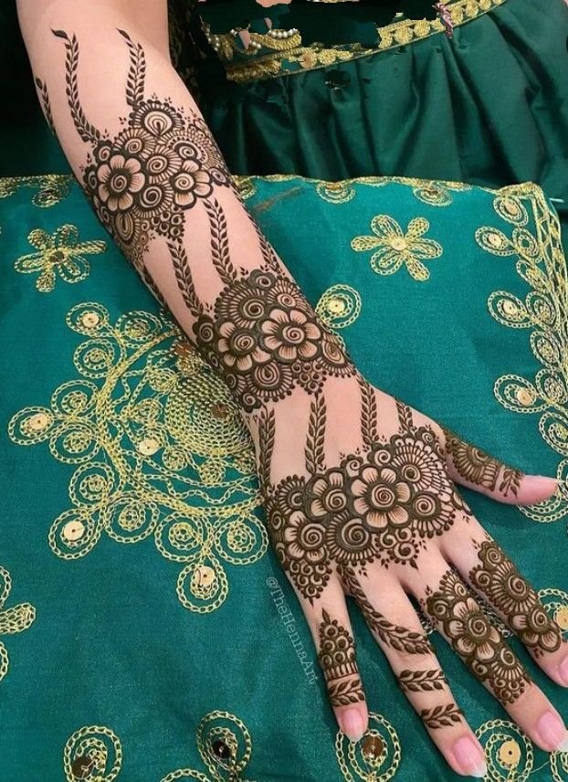 bangle-mehndi-design-simple-and-beautiful