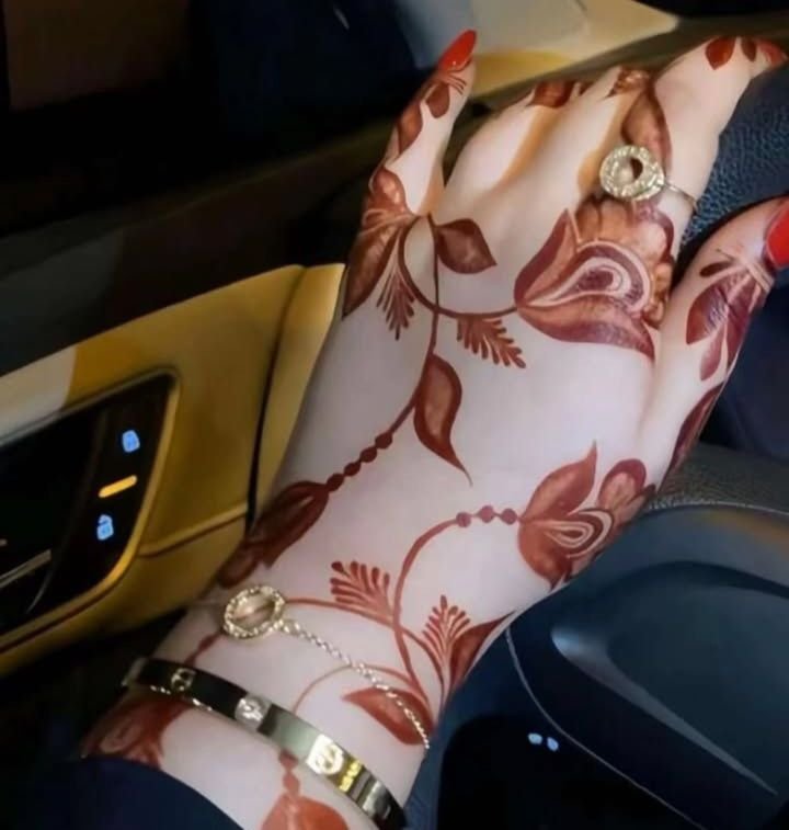 basic dubai mehndi design