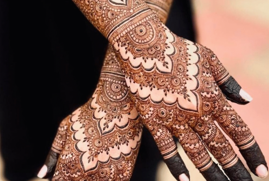 bridal-back-hand-mehndi-design