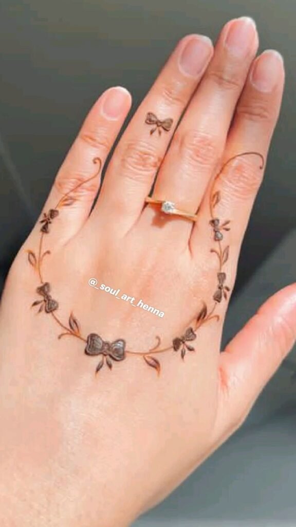 butterfly-mehndi-design-finger