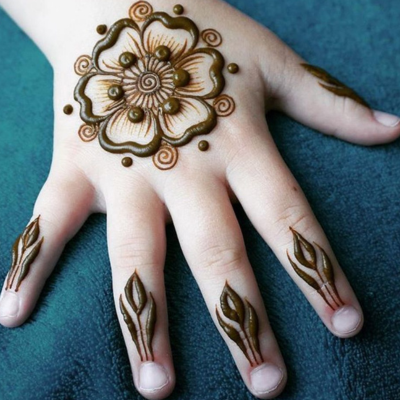 curve-kids-mehndi-design