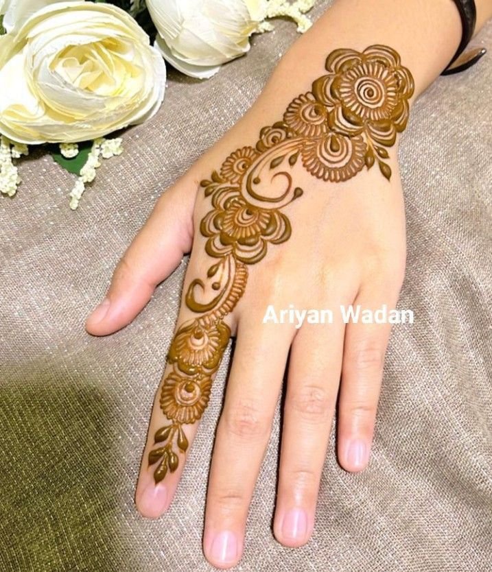easy-one-side-mehndi-design