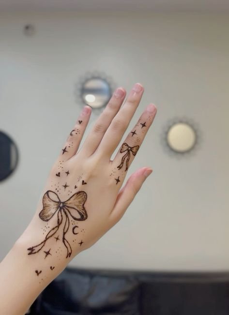 elegant-butterfly-mehndi-design