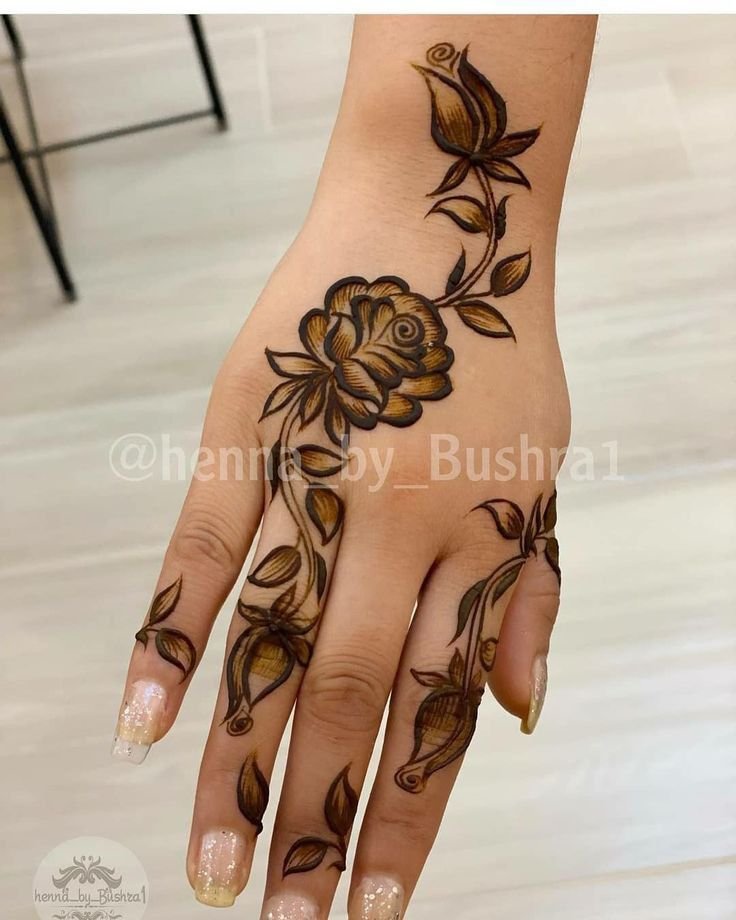 floral mehndi in arabic style