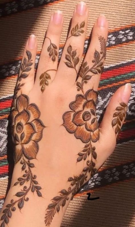 floral palm mehndi design