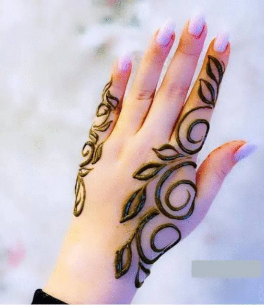leave short mehndi design