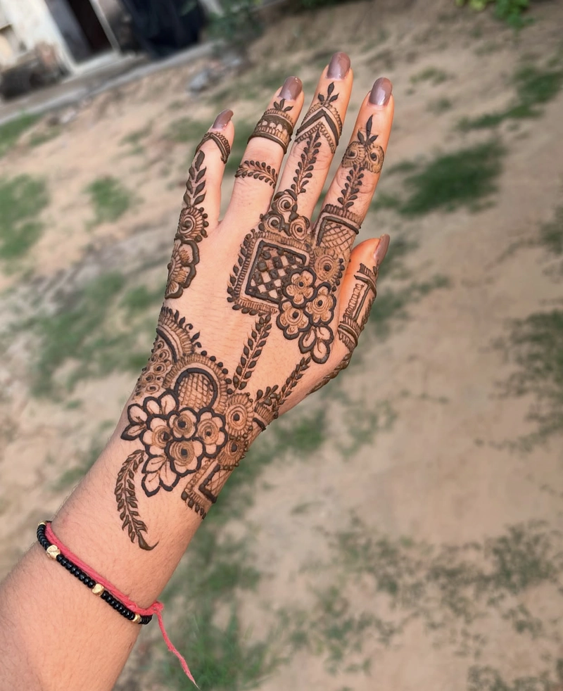 left-hand-mehndi-design-arabic-back