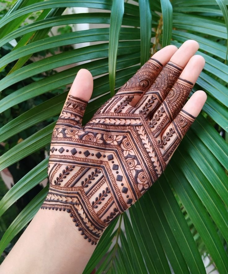 modern-geometric-mehndi