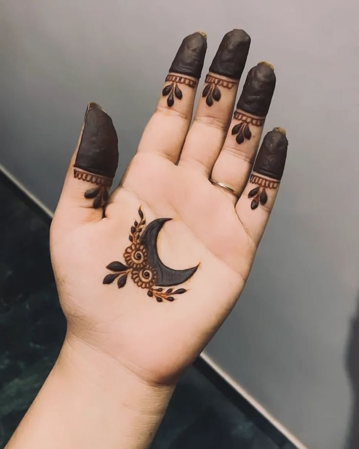 moon palm mehndi design