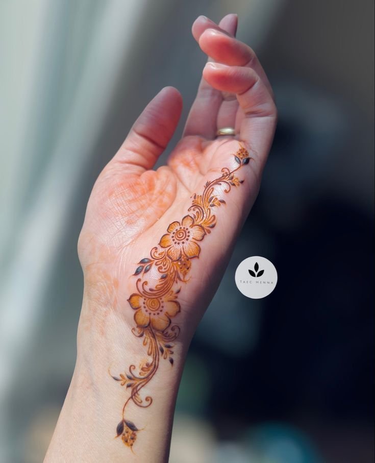 one-side-mehndi-design-back-simple