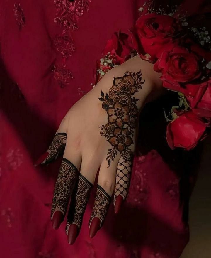 round-bangle-mehndi-design-2025