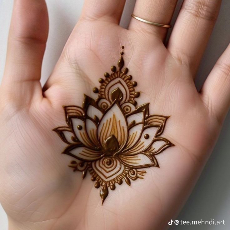 simple palm mehndi for front