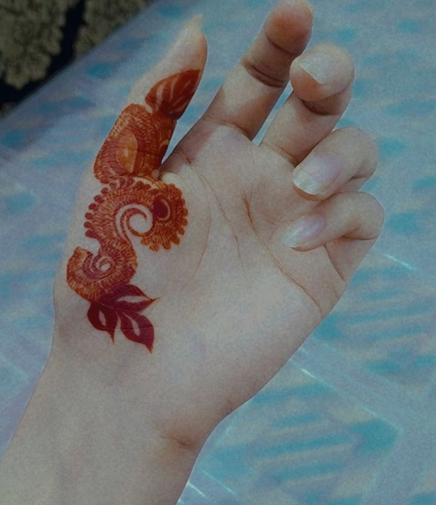 thumb short mehndi design