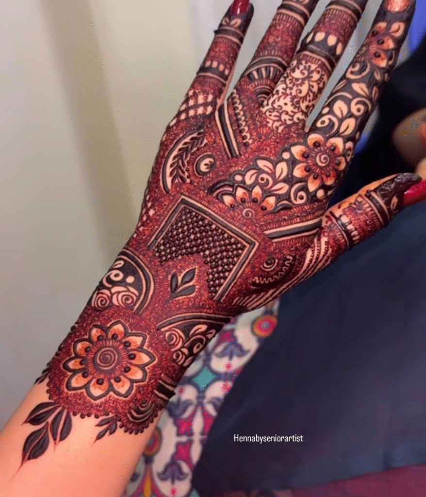 3d mehndi design simple