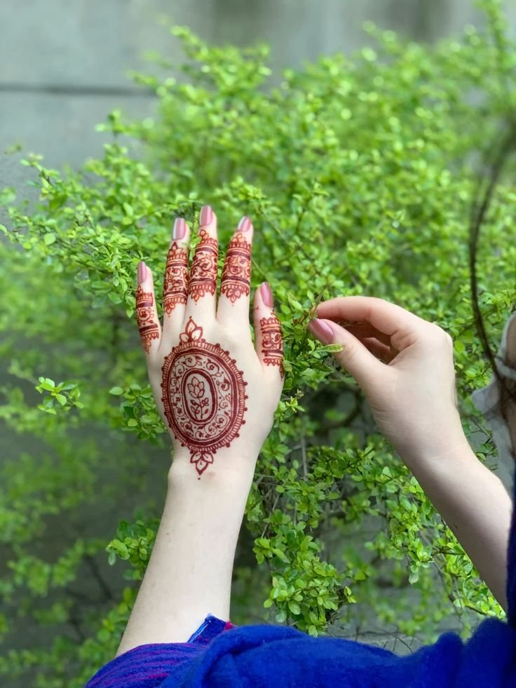 Jewellery Style Ticky Mehndi Design