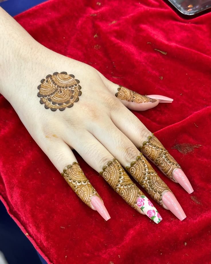 Quick Ticky Mehndi Design