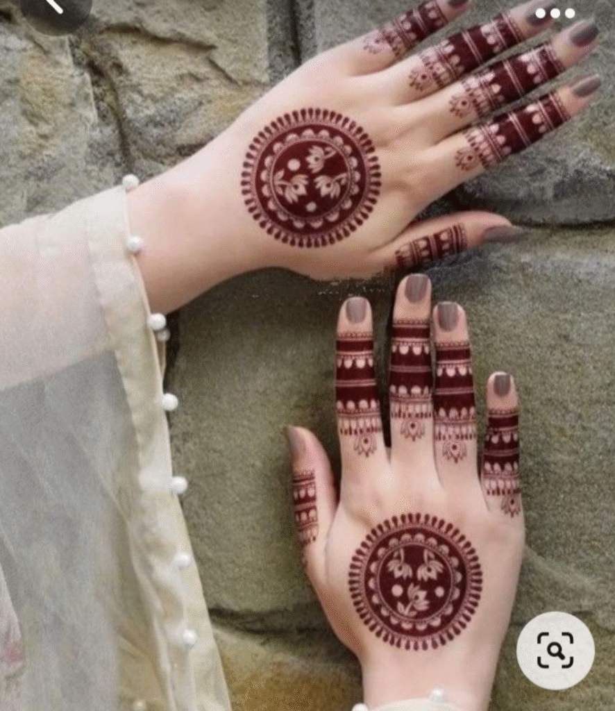aesthetic lotus mehndi design simple
