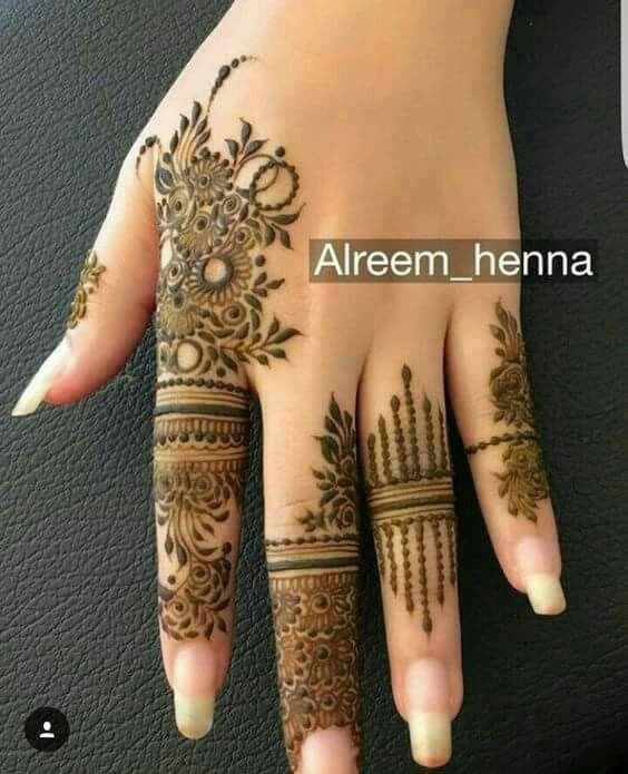 baby-right-hand-mehndi-design