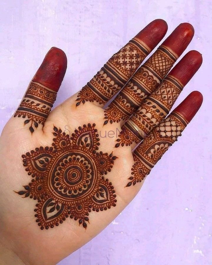 dark-patch-mehndi-design