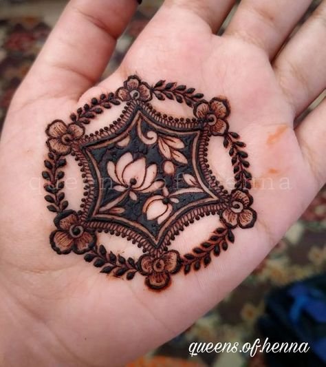 flower-patch-mehndi-design