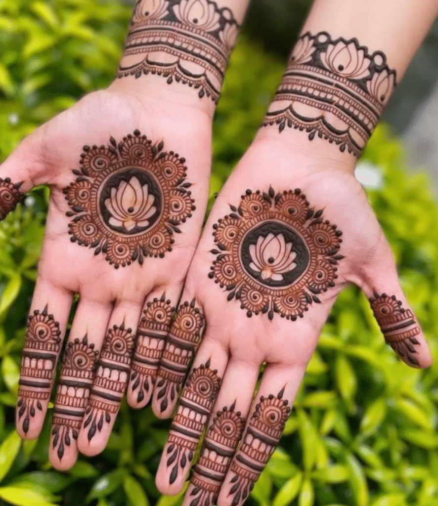front modern mehndi
