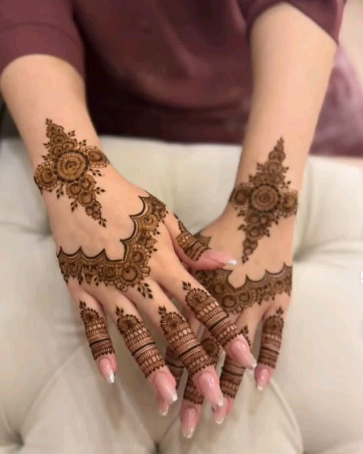 right-hand-mehndi-design-arabic