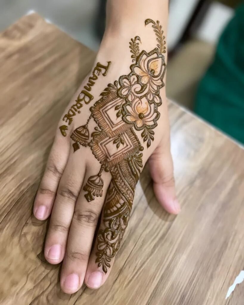 simple-patch-mehndi-design