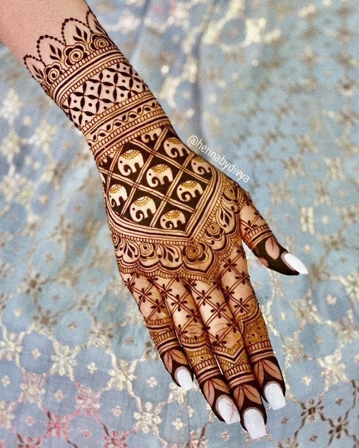 stylish-elephant-mehndi-design