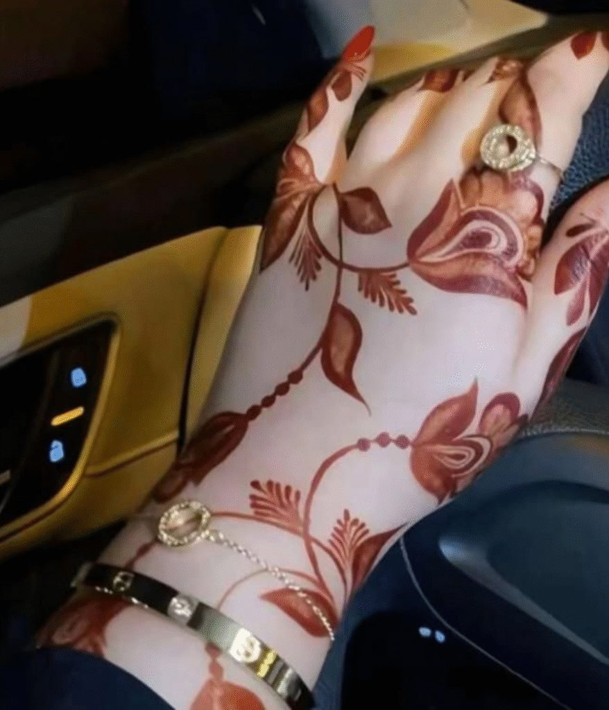 basic dubai mehndi design