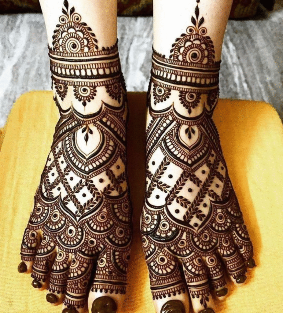 heavy leg mehndi design
