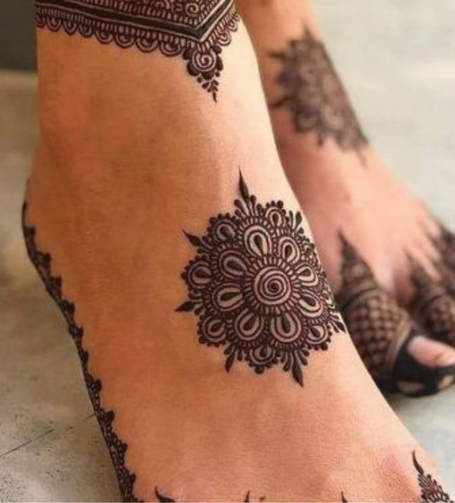 minimal mehndi design