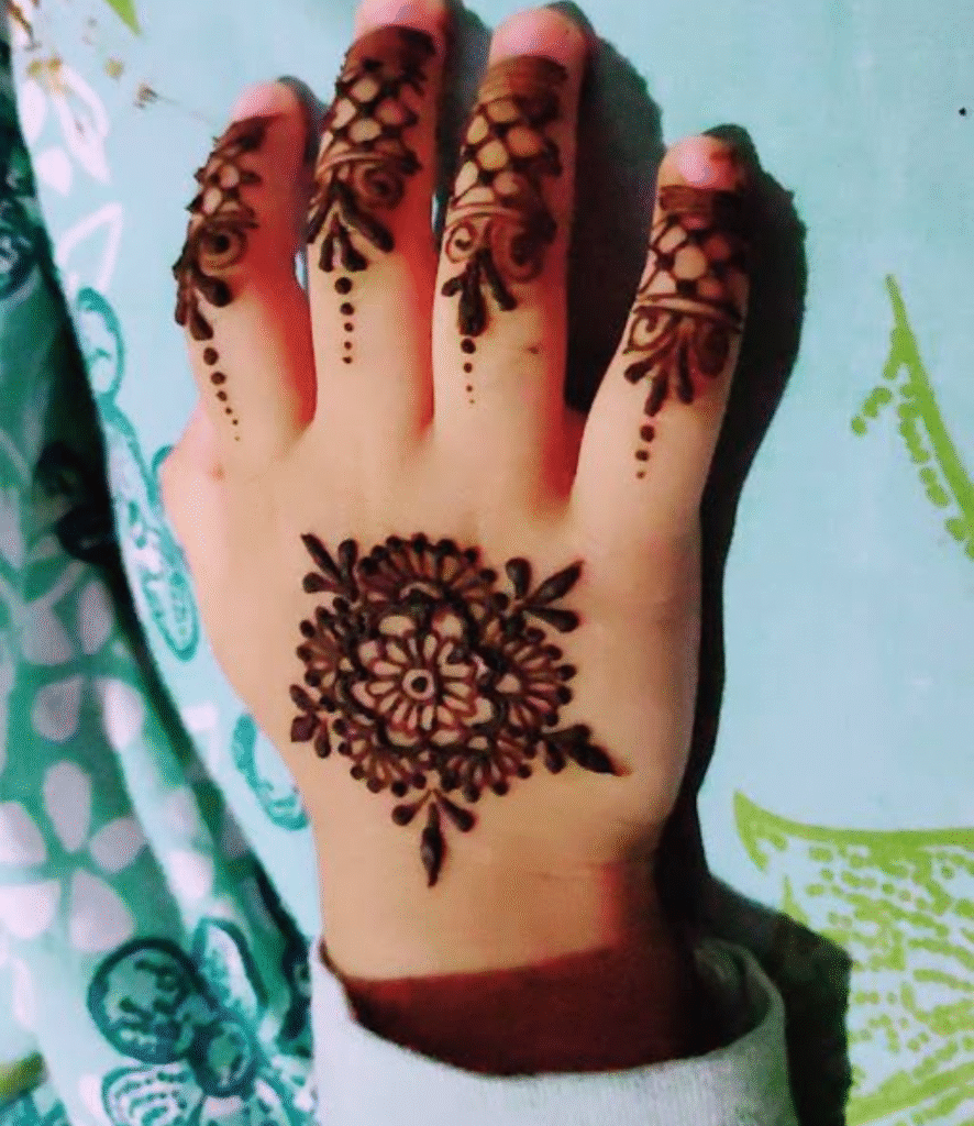 simple baby mehndi design