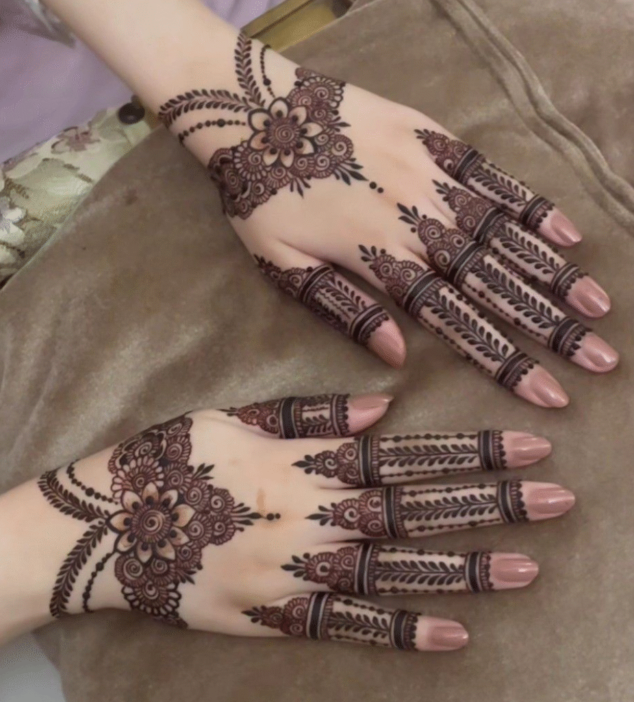 bride sister mehndi stylish