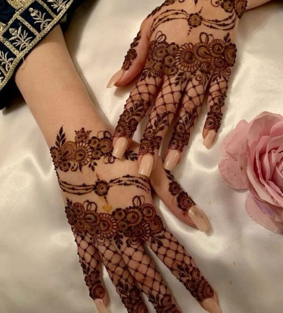 illusion of layered accessories