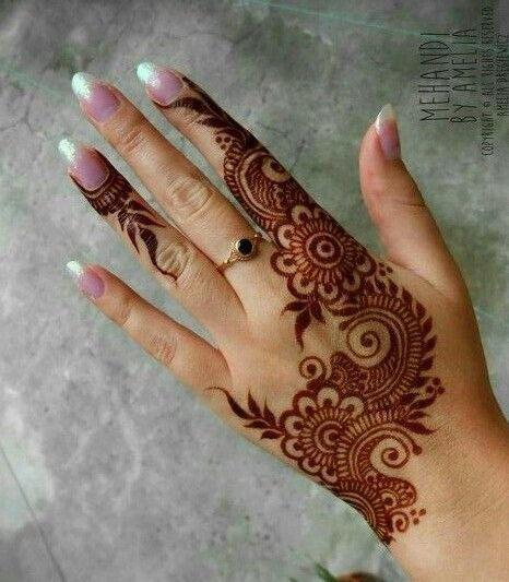back hand palm mehndi design