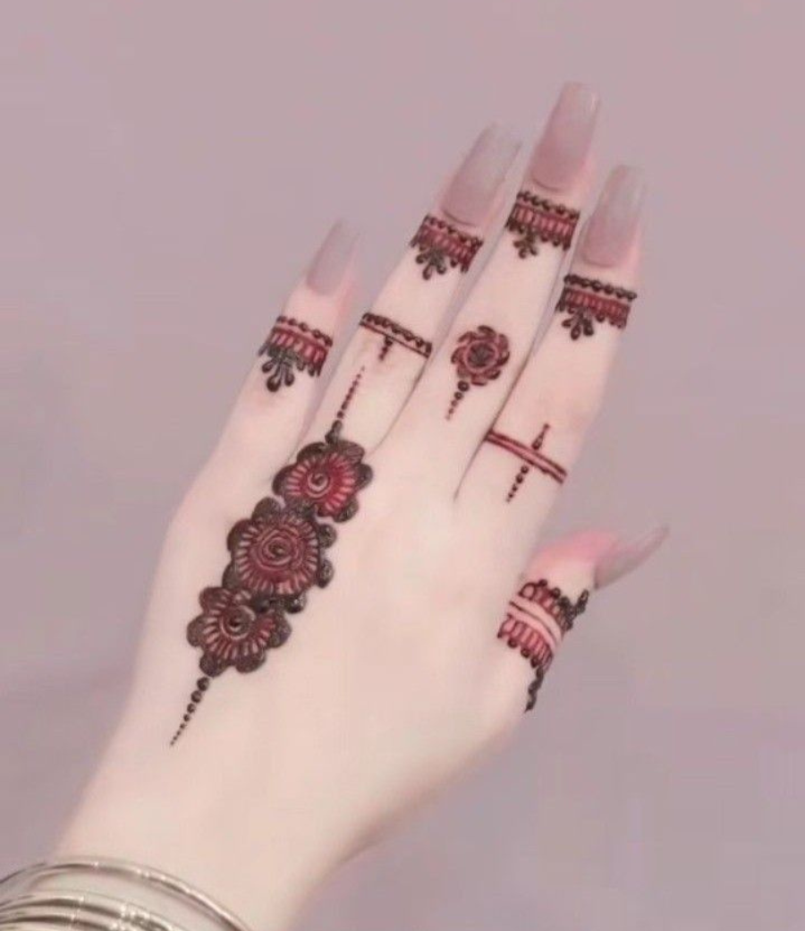 beauti ful engagement mehndi design