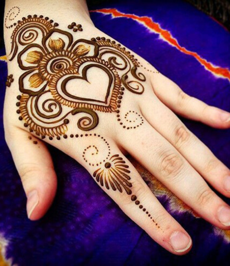 beautifull heart mehndi design